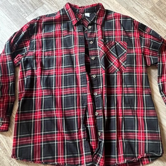 Oversized plaid button down - Picture 2 of 4